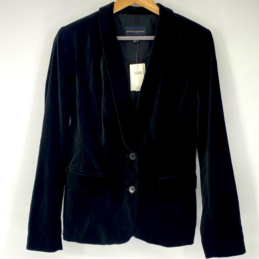 Chic & Timeless — Banana Republic Black Velvet Blazer (NWT, Size 6)